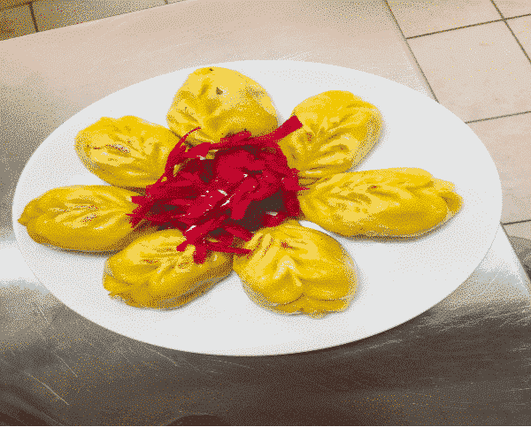 Cow cheese, spinach and wrapped in organic flour. Cheese Spinach MoMo - 20 pcs