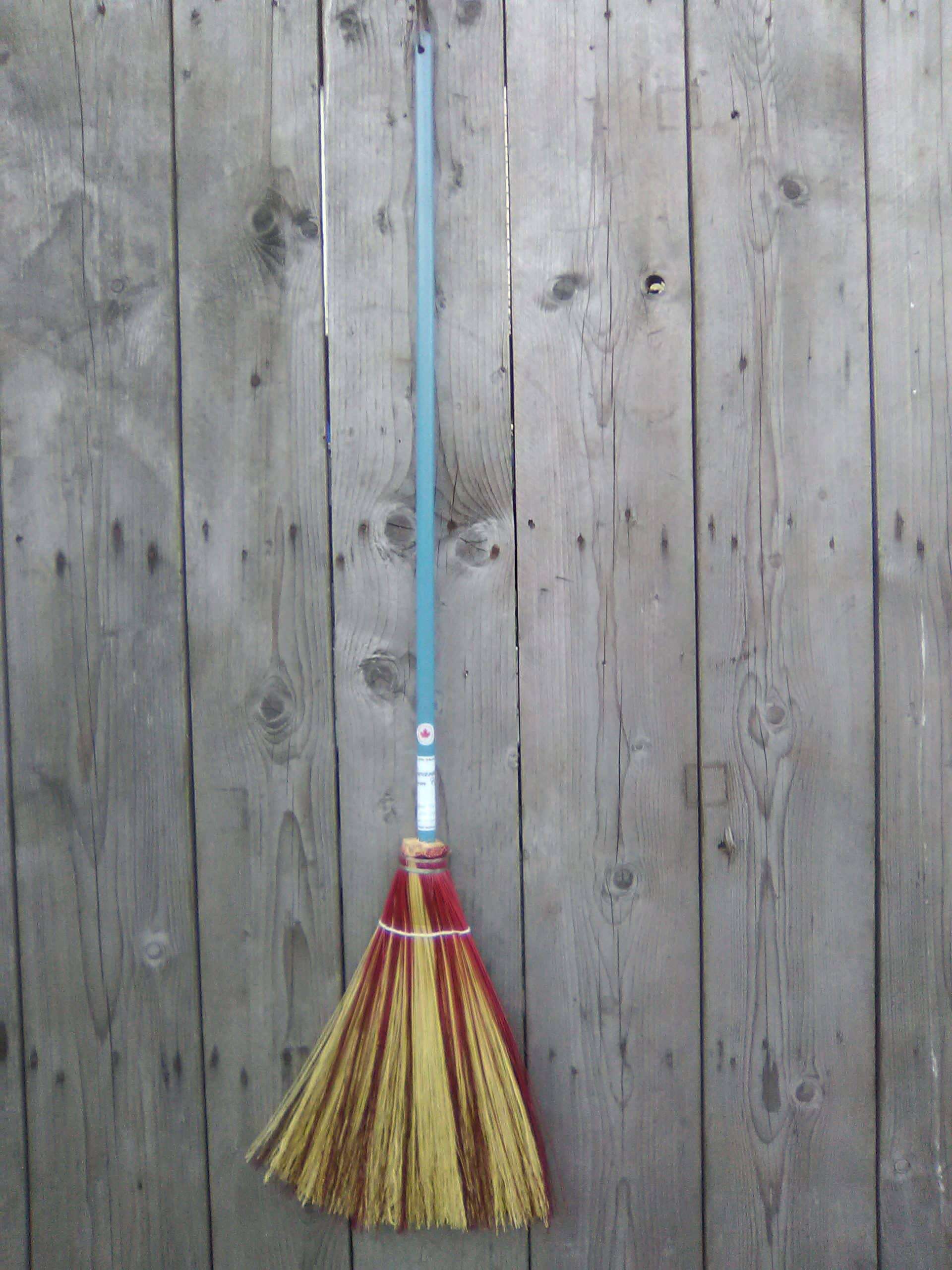 Add some razzmatazz to your cobweb broom by having a cobweb broom with a splash of red! The festive looking broom will add a flair of colour into your decor. This light and long cobweb broom will help you reach hard to access places with greater ease. Cobweb Broom - splash of red