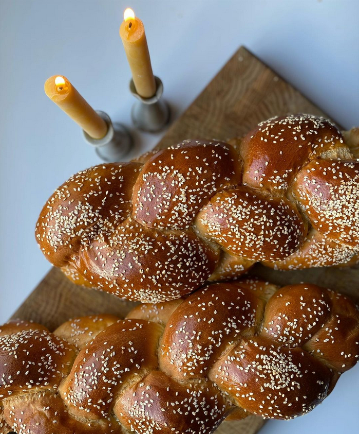 A crowd-pleaser for all ages, this rich egg-based sweet bread won't last long in any house.
Ingredients: Transitional Wheat Flour, Eggs, Water, Organic Cane Sugar, Sunflower Oil, Fresh Yeast, Sea Salt, Organic Cornmeal *Available with or without Sesame Seeds
ALLERGENS: GLUTEN, EGGS, SESAME SEEDS traditional challah A crowd-pleaser for all ages, this rich egg-based sweet bread won't last long in any house.
Ingredients: Transitional Wheat Flour, Eggs, Water, Organic Cane Sugar, Sunflower Oil, Fresh Yeast, Sea Salt, Organic Cornmeal *Available with or without Sesame Seeds
ALLERGENS: GLUTEN, EGGS, SESAME SEEDS