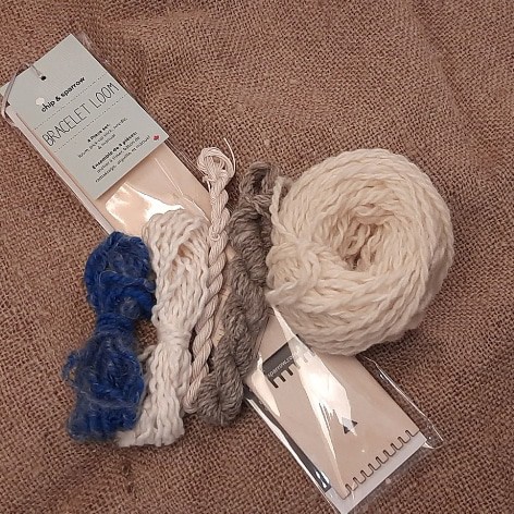 Weaving kit: bracelet kit