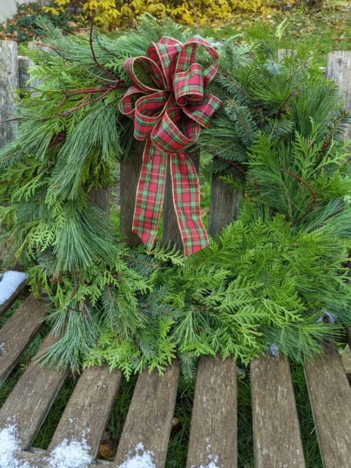 18 inch wreath / plaid bow / mixed greens