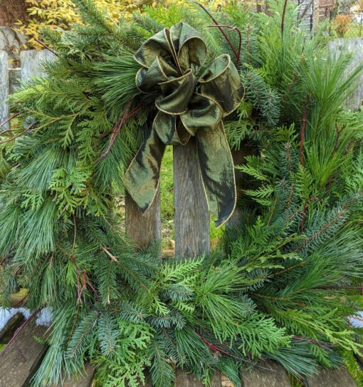 18 inch wreath / satin green bow / mixed greens