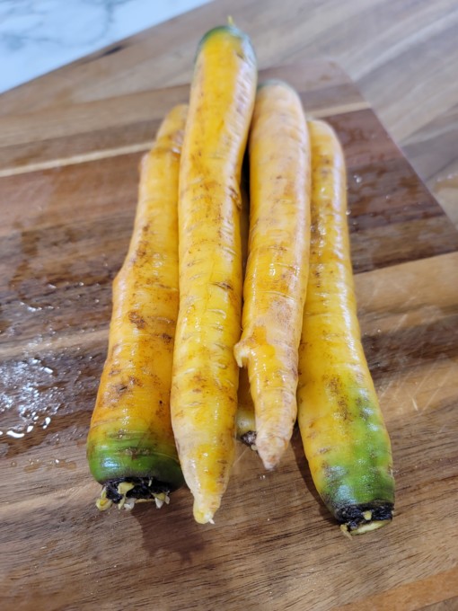 Yellow carrots 1 scaled cert. Organic - our own! Yellow beauties! 2 lbs